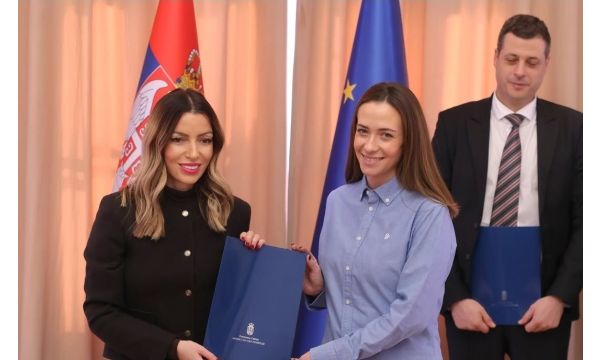 Ministarka privrede uručila rešenja po Programu finansijske podrške za plasman meda i drugih proizvoda pčela