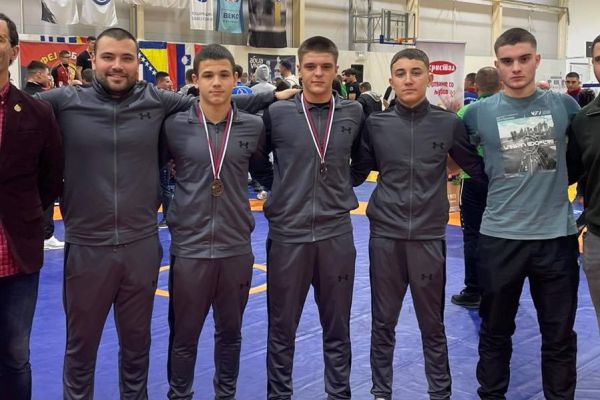 Dve medalje za Vitez