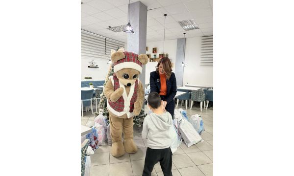 Бојана донела радост малим херојима