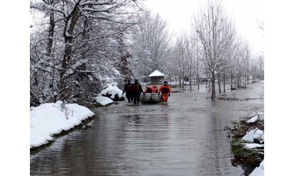 Божић без струје за хиљаде домаћинстава