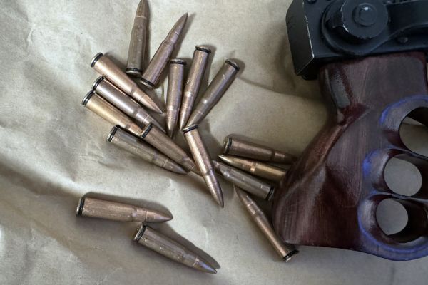 На Батровцима у аутомобилу пронађена аутоматска пушка и муниција