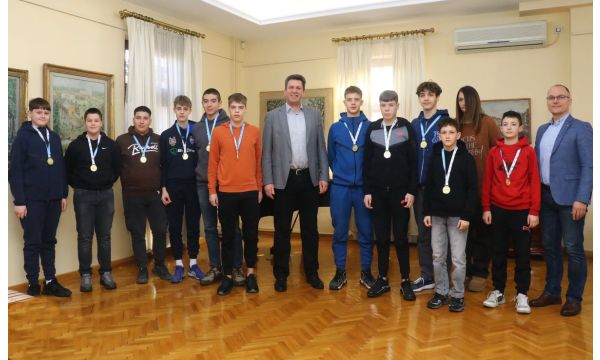 У част државне шампионске титуле