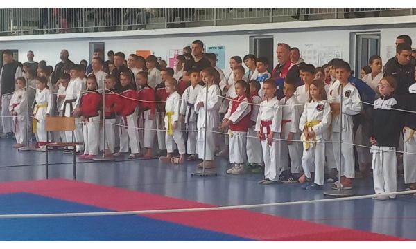 Decenijska tradicija