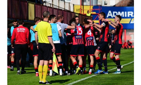 Tri tima u borbi za dva mesta