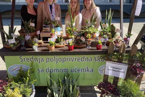 Srednja poljoprivredna škola iz Šapca na Festivalu cveća