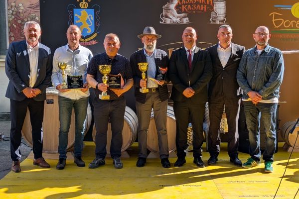 Први "Хајдучки фестивал ракије" окупио учеснике из шест држава