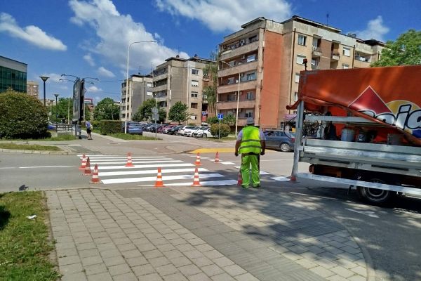 Исцртавање хоризонталне сигнализације у Шапцу