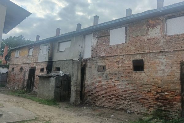 Rešeni problemi stanara u Mačvanskoj 79, zatvoreni svi ulazi u "Čardak"