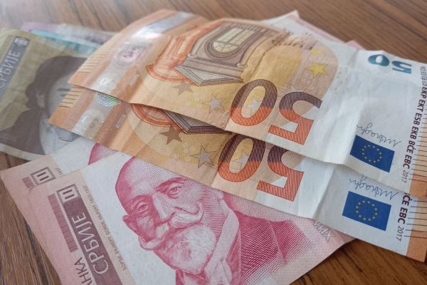 Курс: 117,42 динара за евро