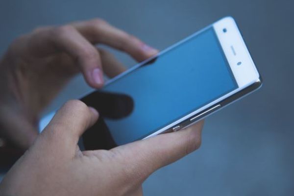 Upozorenje MUP-a na nov modalitet prevara putem „WhatsApp“-a