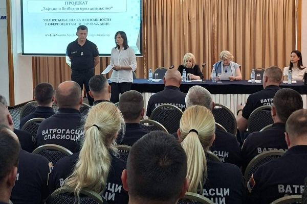 Obuka u okviru projekta "Zajedno i bezbedno kroz detinjstvo"