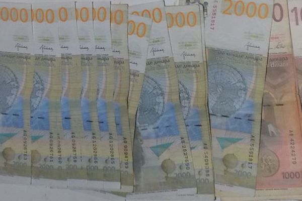 MUP: Šapčanka (77) osumnjičena da je protivpravno uvezla 454 vozila