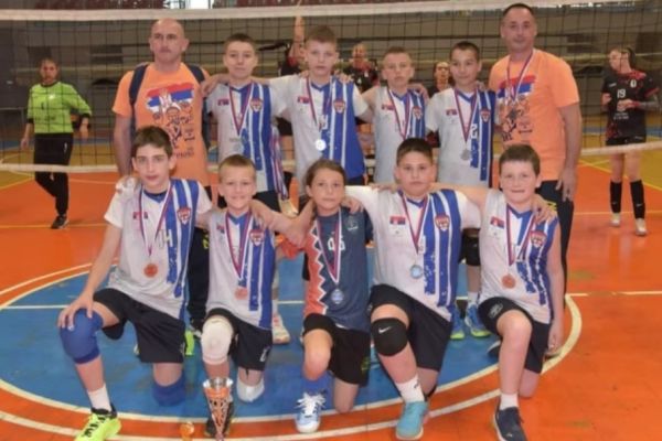 Шабачки одбојкаши вицешамоиони Србије!