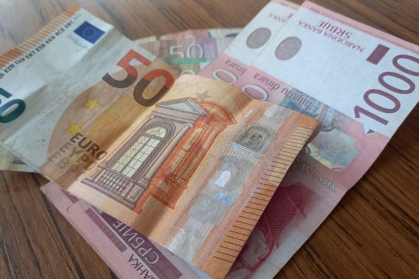Курс: 117,38 динара за један евро