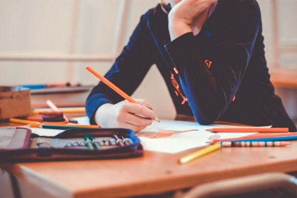 Mali maturanti polažu test iz matematike