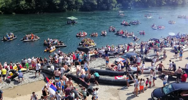 Festival dobrog raspoloženja na reci