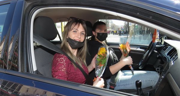 Damama vozačima po cvet